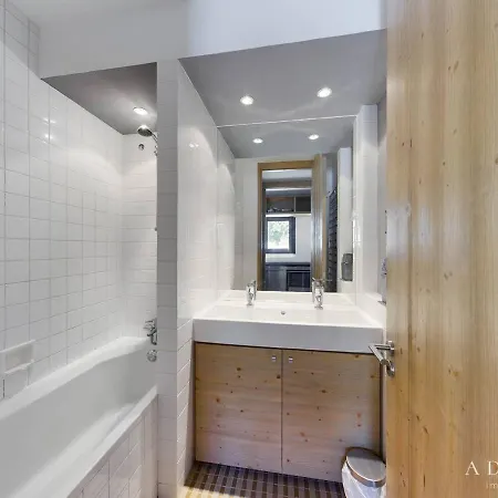 Apartment Superbe 3 Pieces Renove Avec Balcons Et Parking A 150m Des Pistes - Fr-1-398-590 Montvalezan
